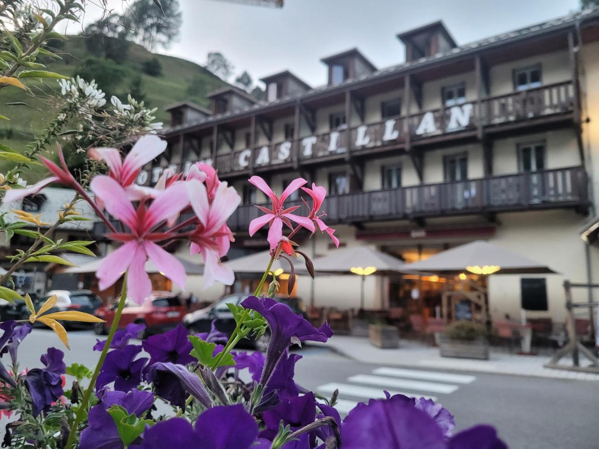 Hotel Castillan لا غراف المظهر الخارجي الصورة